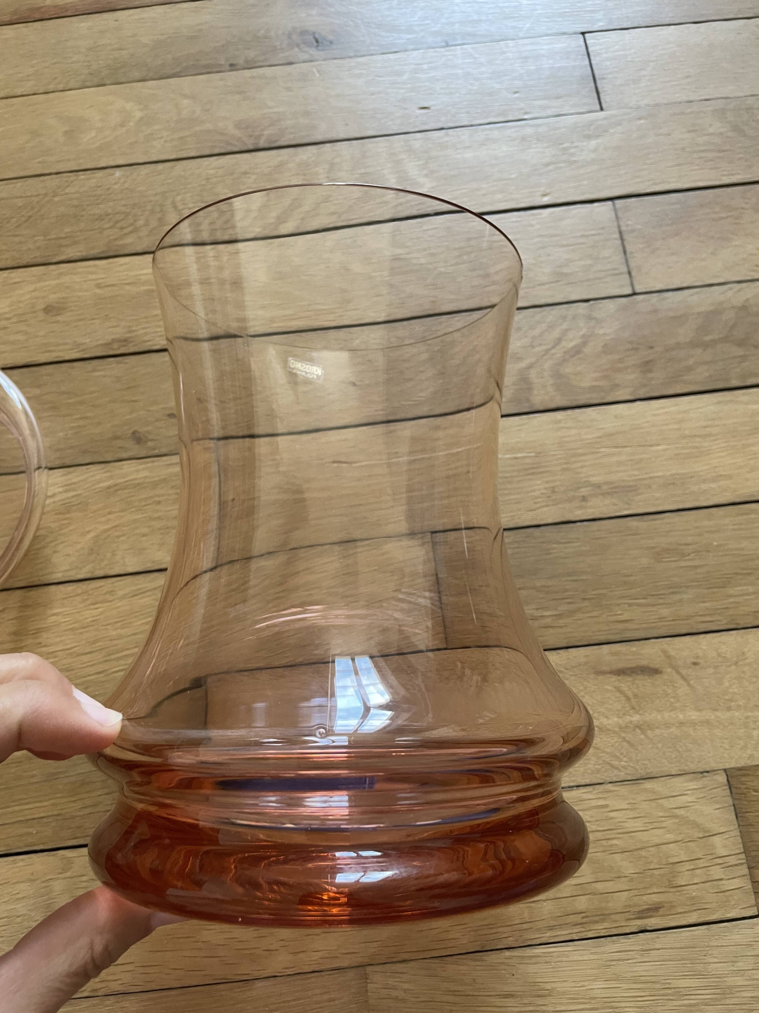 Blown glass pot 251016