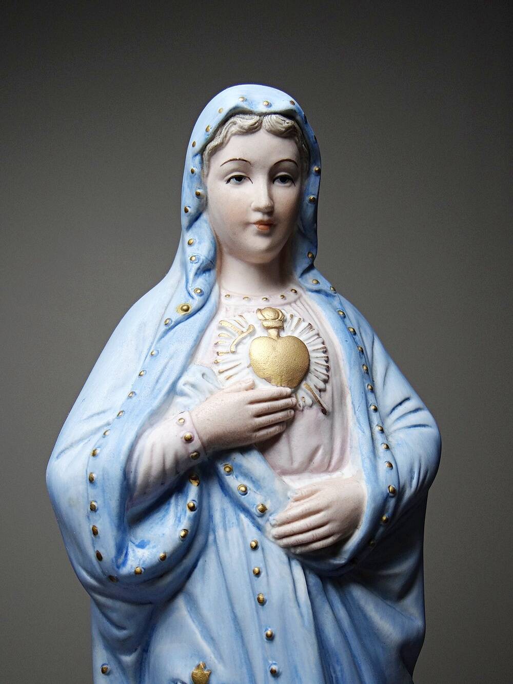Grande Sainte Vierge au Sacré Coeur en biscuit polychrome ancienne