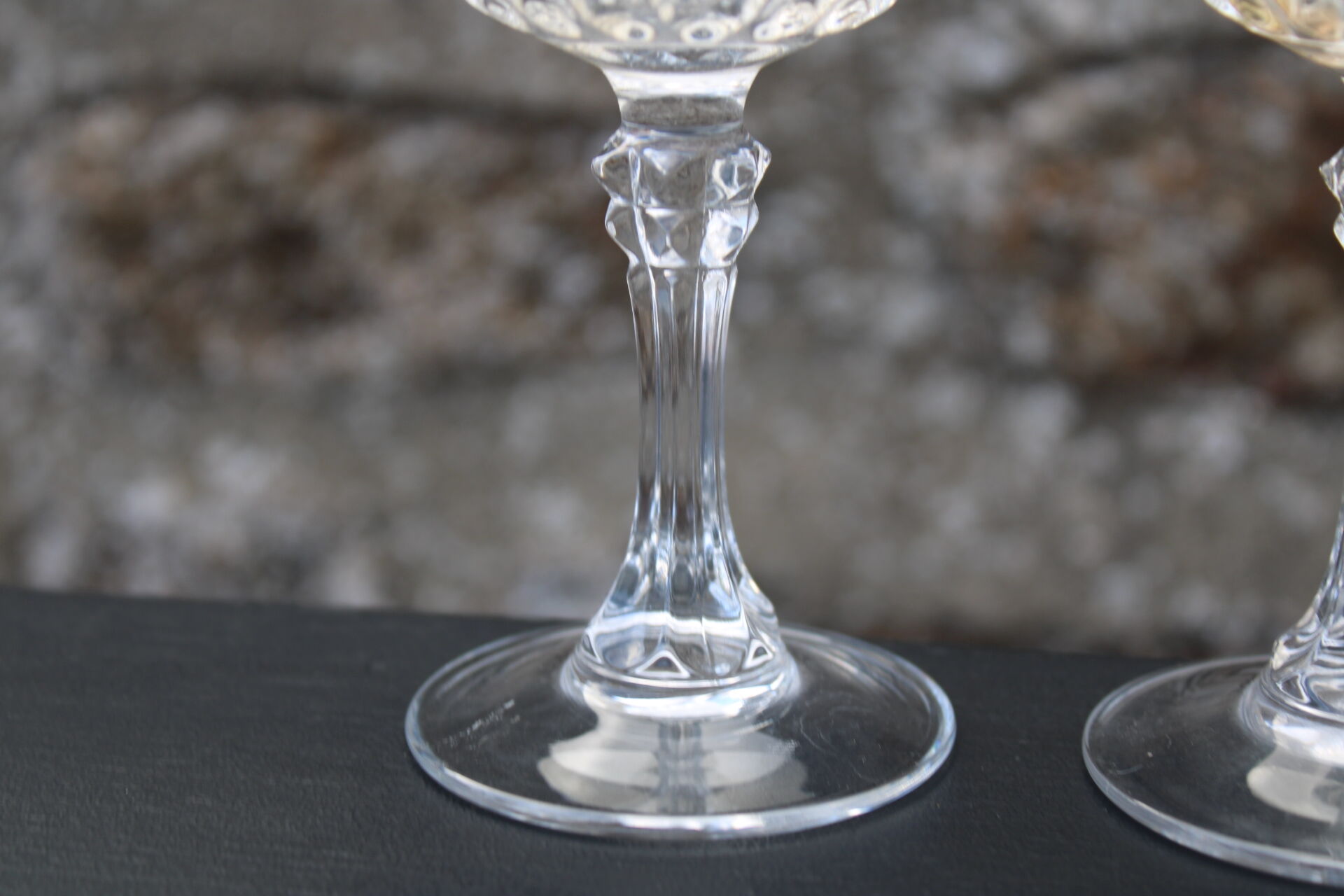 4 crystal flutes