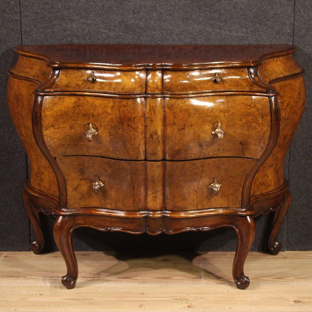 Elegant 20th century Venetian dresser