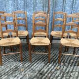 8 Chaises  anciennes vendéennes paillées en cerisier massif.