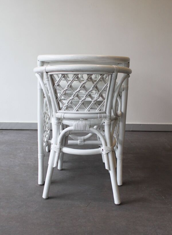 Ensemble table et chaises en rotin blanc