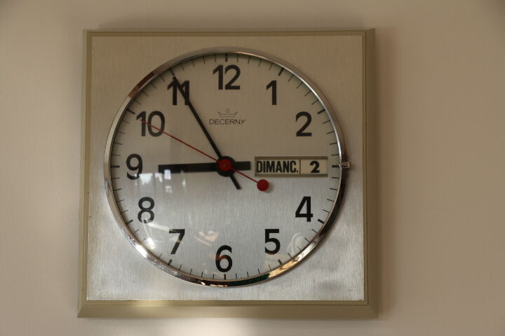 Rectangular Decerny wall clock