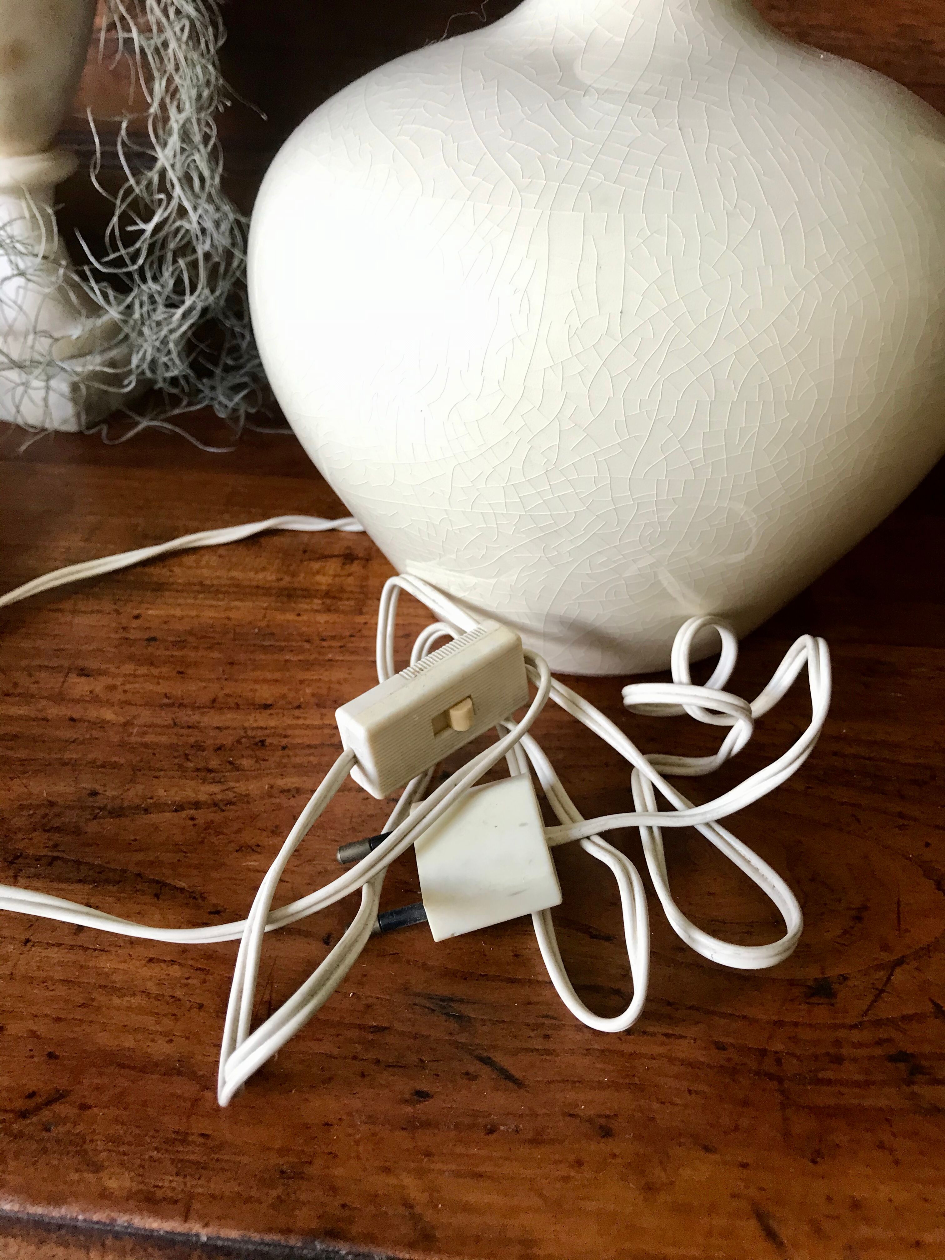 Pied de lampe en céramique craquelée