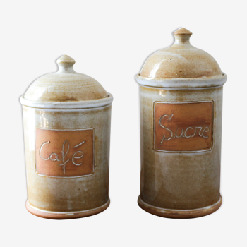 Pair of sandstone pots from Puisaye La Bâtisse