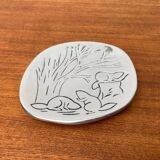 Vintage Canadian metal bowl with beaver decoration by Hoselton.