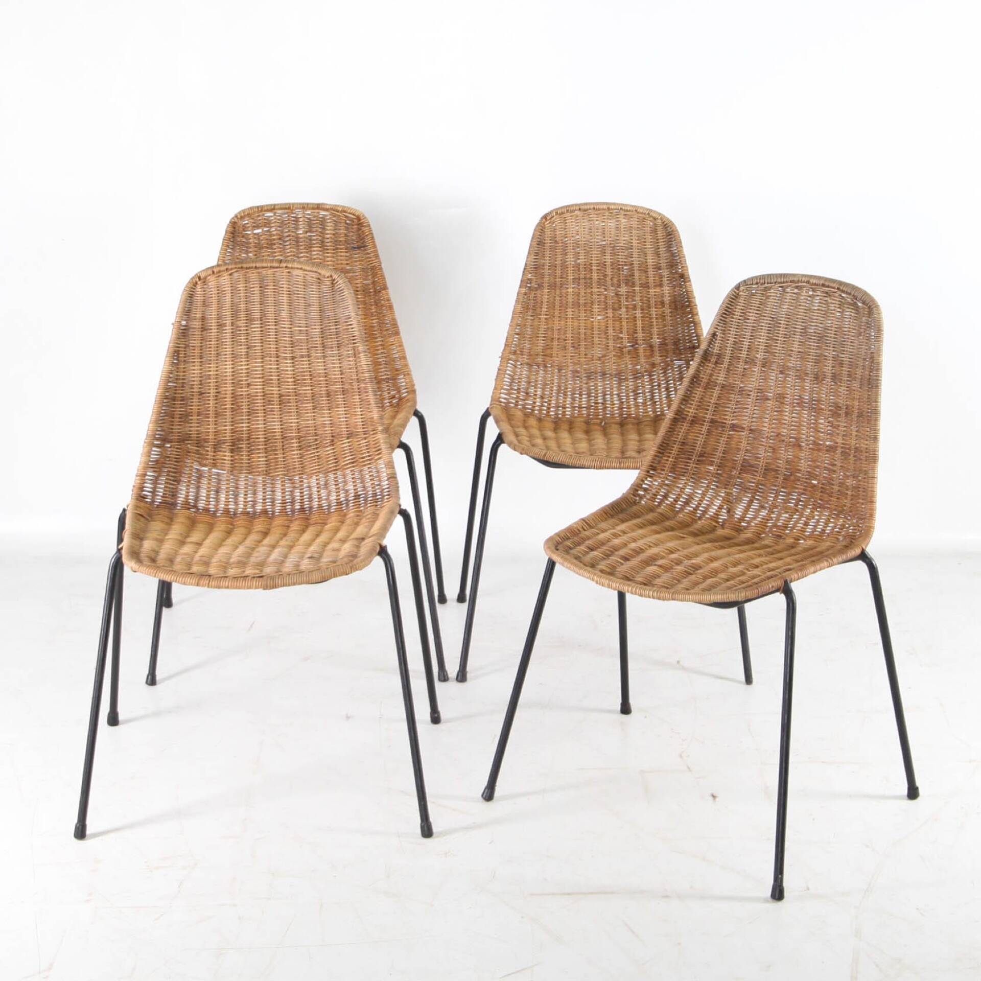 Set of 4 wicker and iron chairs