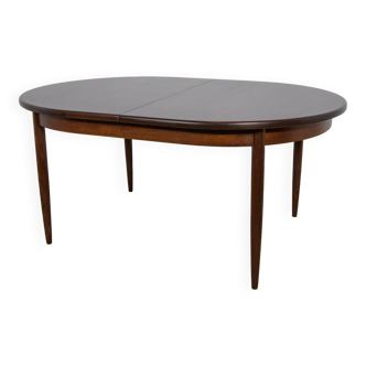 Mid-Century Oval Dining Table in Teak from G-Plan, 1960s