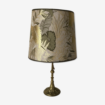 Brass foot table lamp