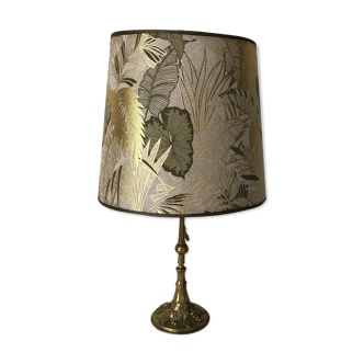 Brass foot table lamp