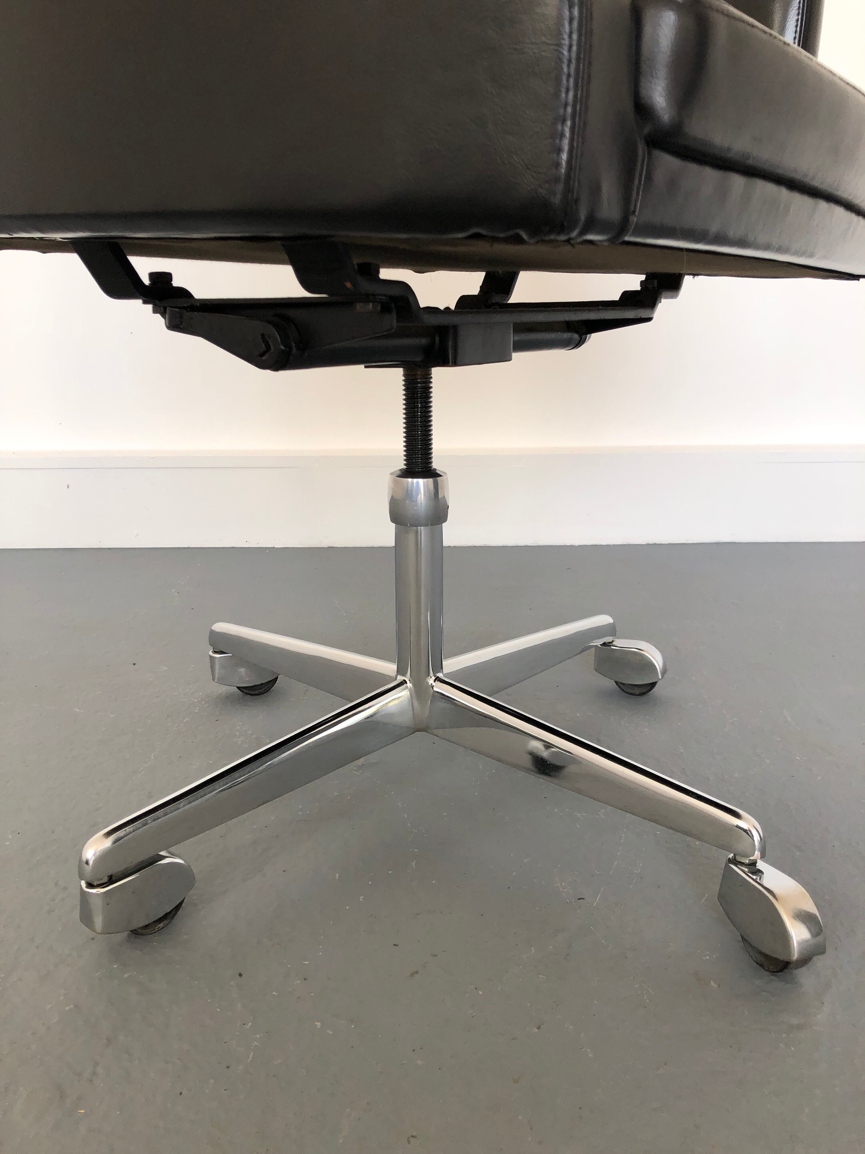 Chaise de bureau années 1970