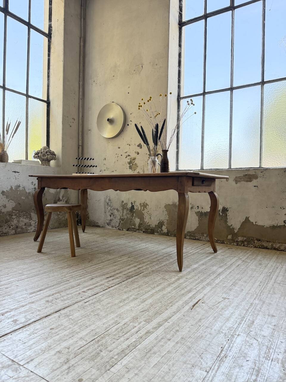 Table campagne provençale style Louis XV merisier