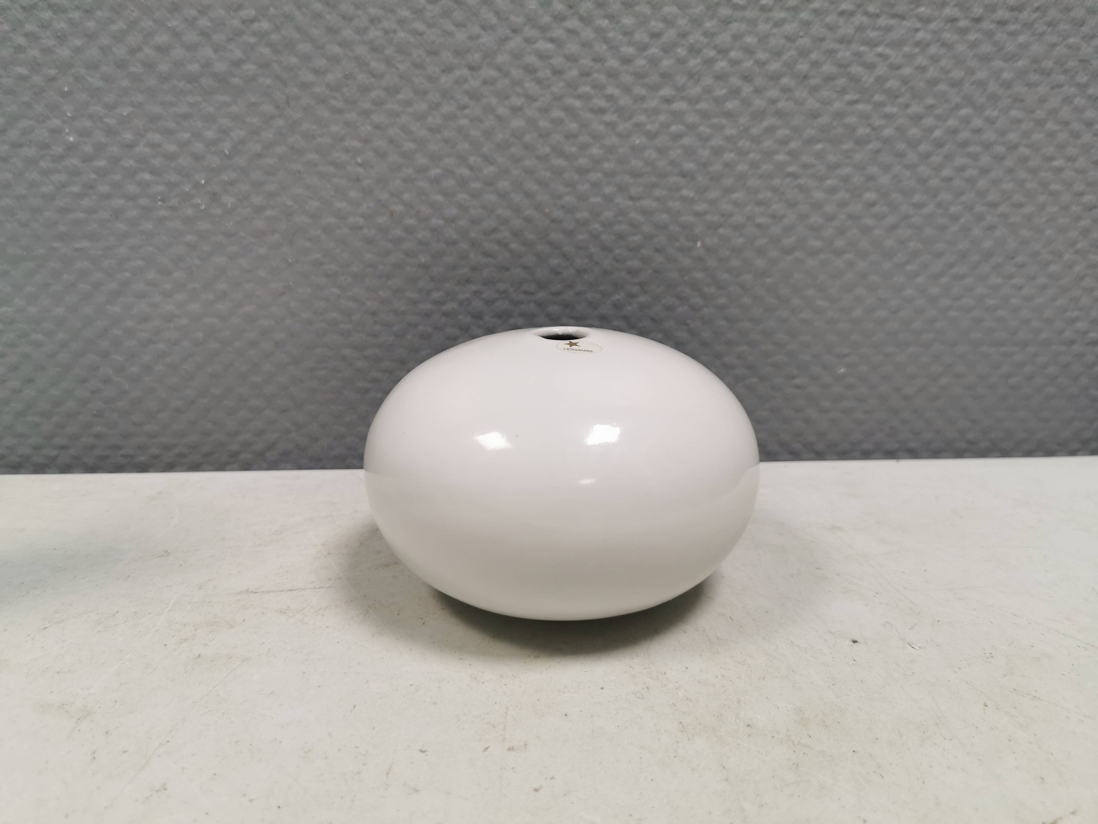 Vase sphérique de la marque de poterie suédoise Höganäs. Années 1980.