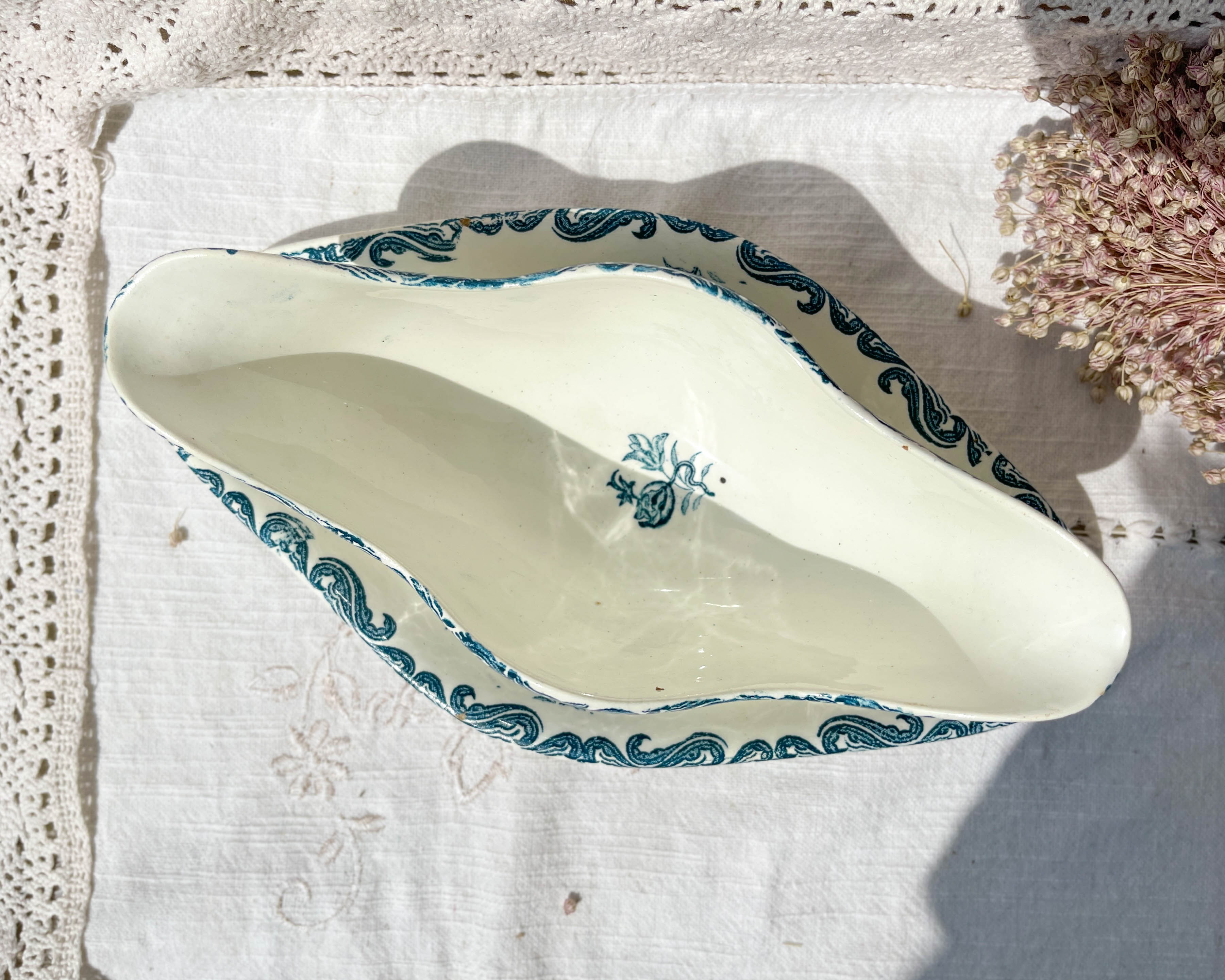 Vintage gravy boat terre de fer clairefontaine model " poppy "