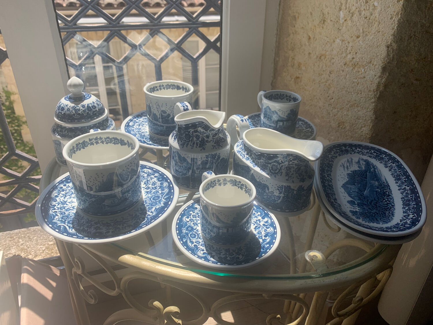 Villeroy & Boch "blue castle" breakfast service