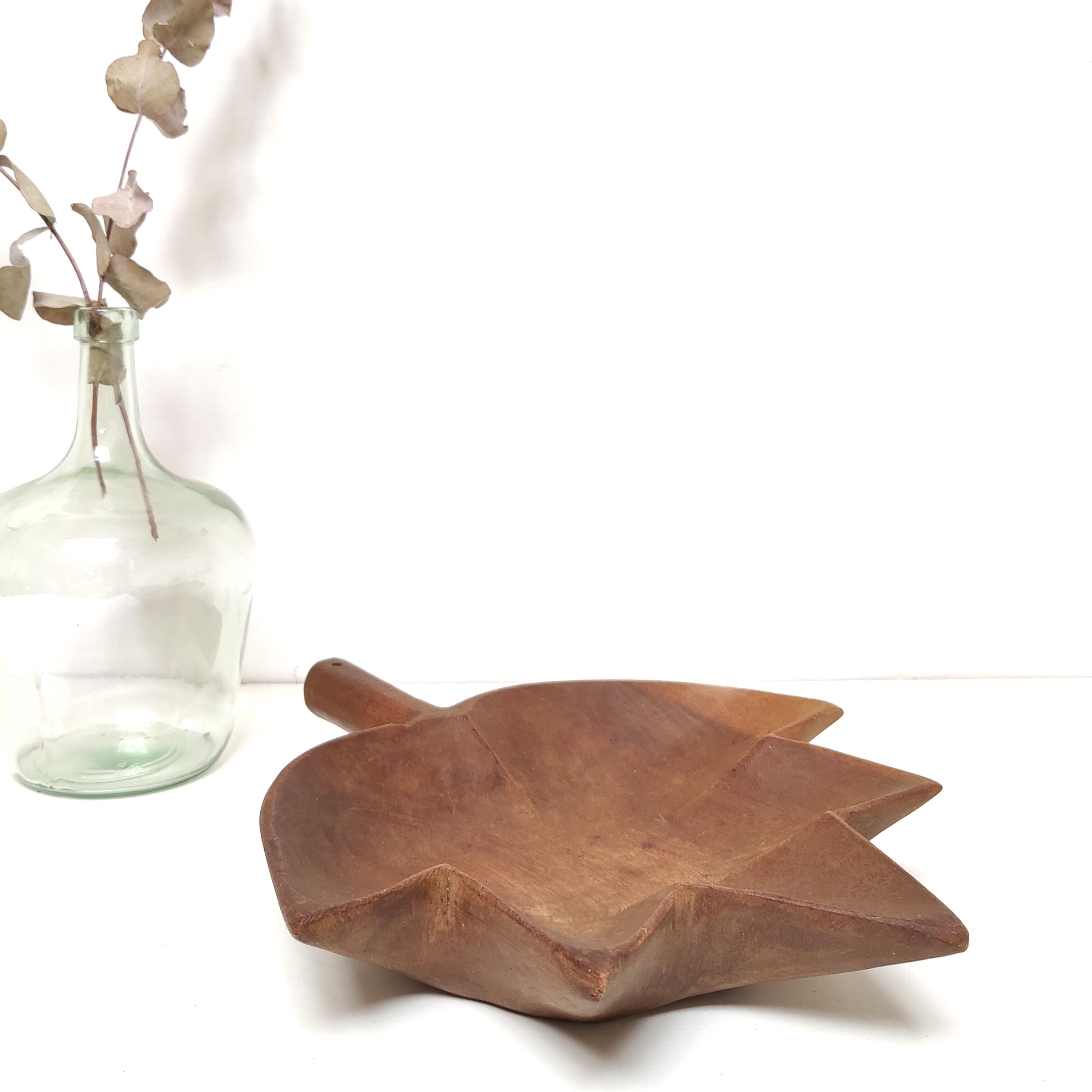 Solid wood basket tray leaf shape