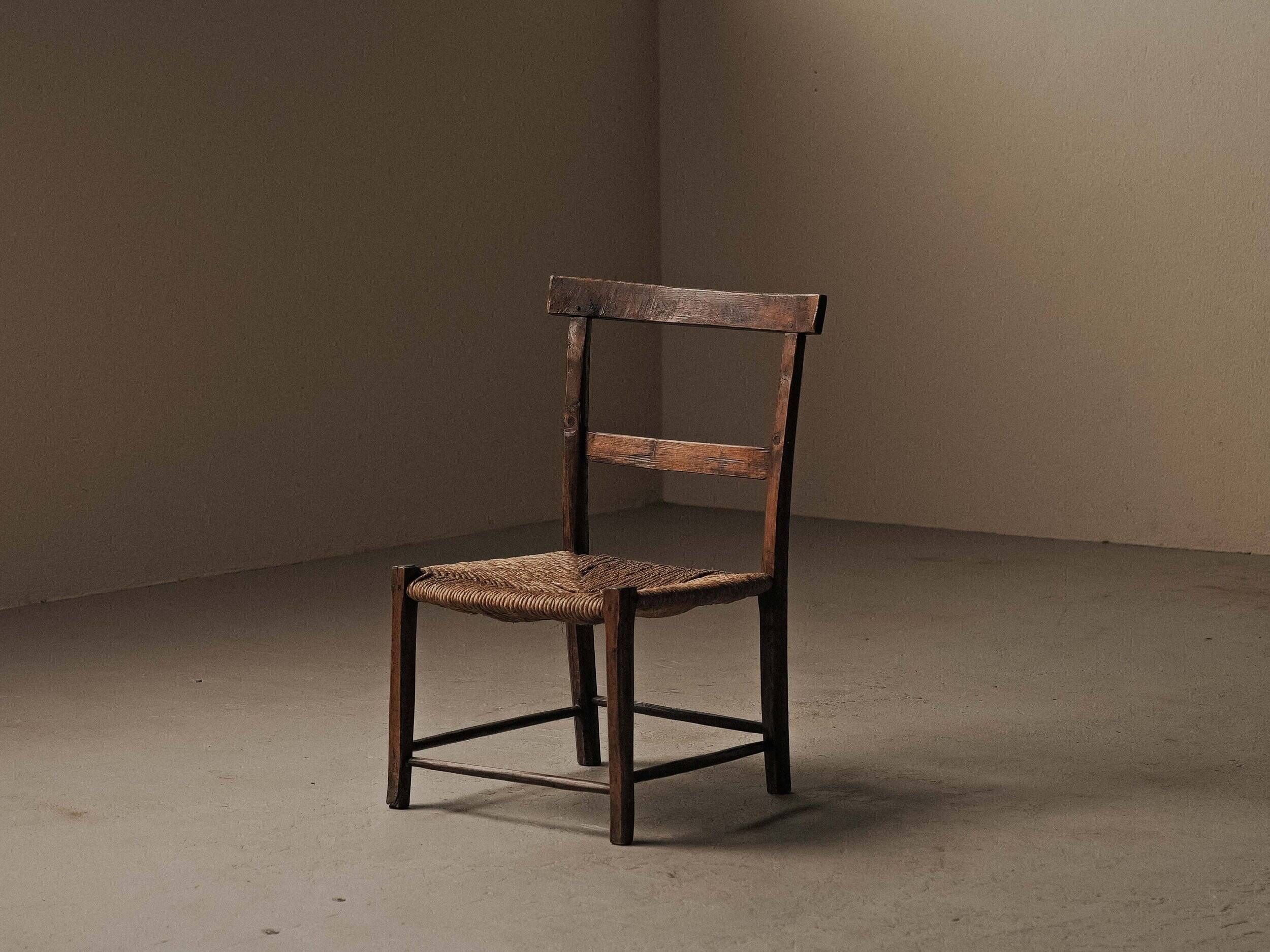 Auvergnat armchair in wood and straw, folk art, 19th century