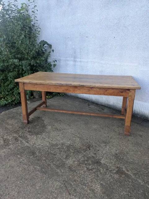 Farm table