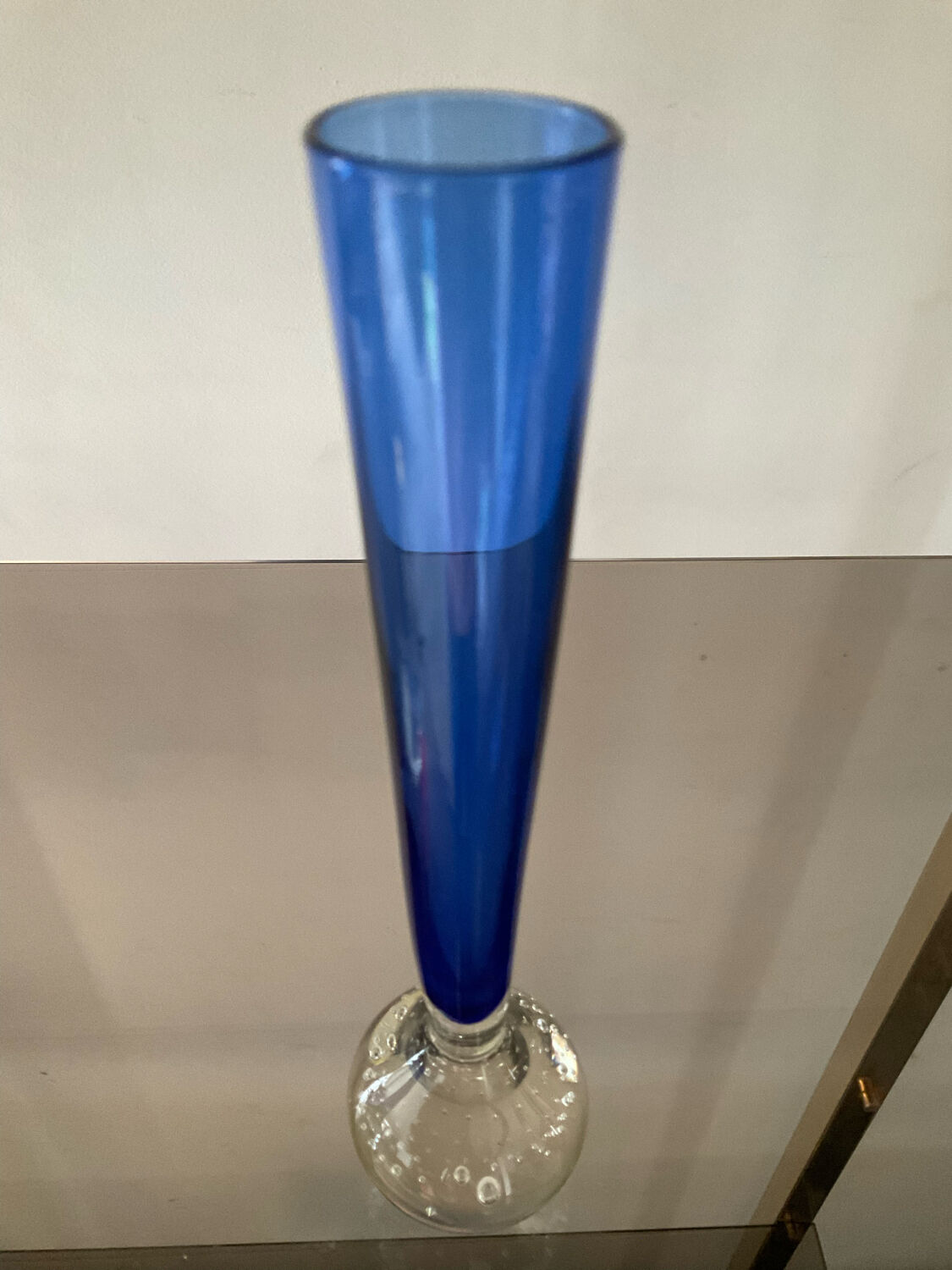 Duo of vintage soliflores vases in glass paste