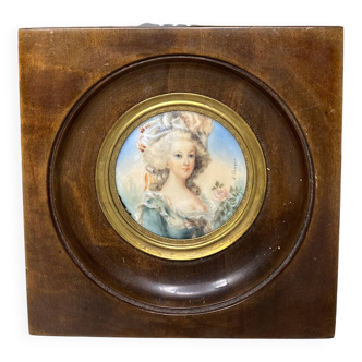 Petite peinture sur porcelaine, cadre en bois, Marie-Antoinette
