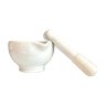 Mortier et pilon en porcelaine blanche