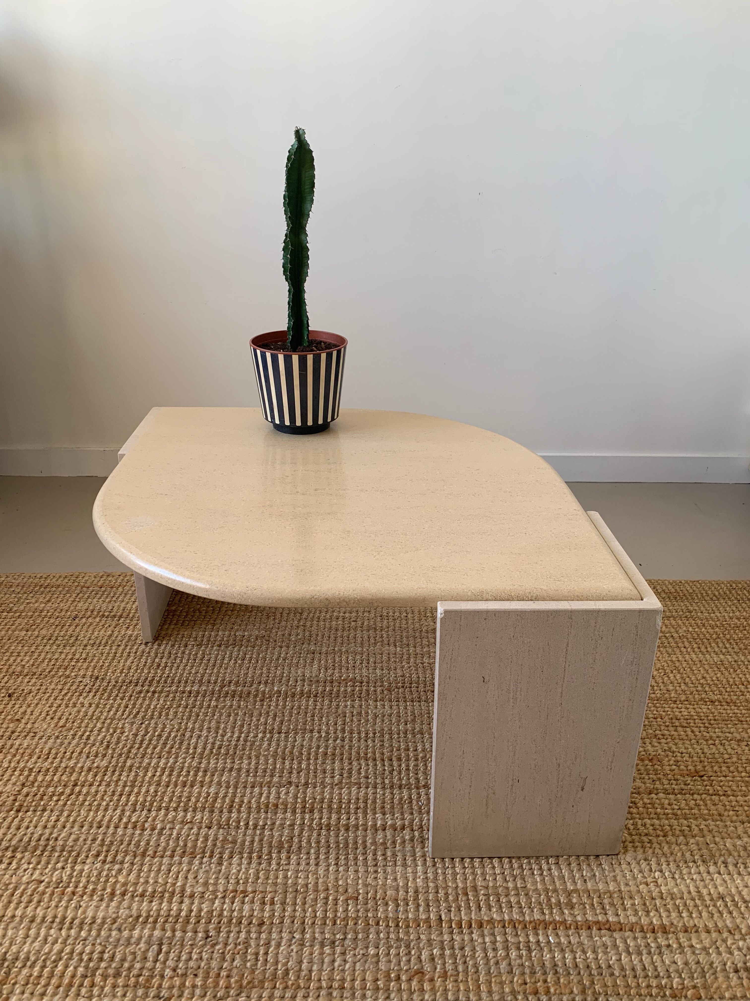 Table basse en travertin vintage