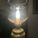 Lampe de bureau en onyx et laiton de style lampe à petrole