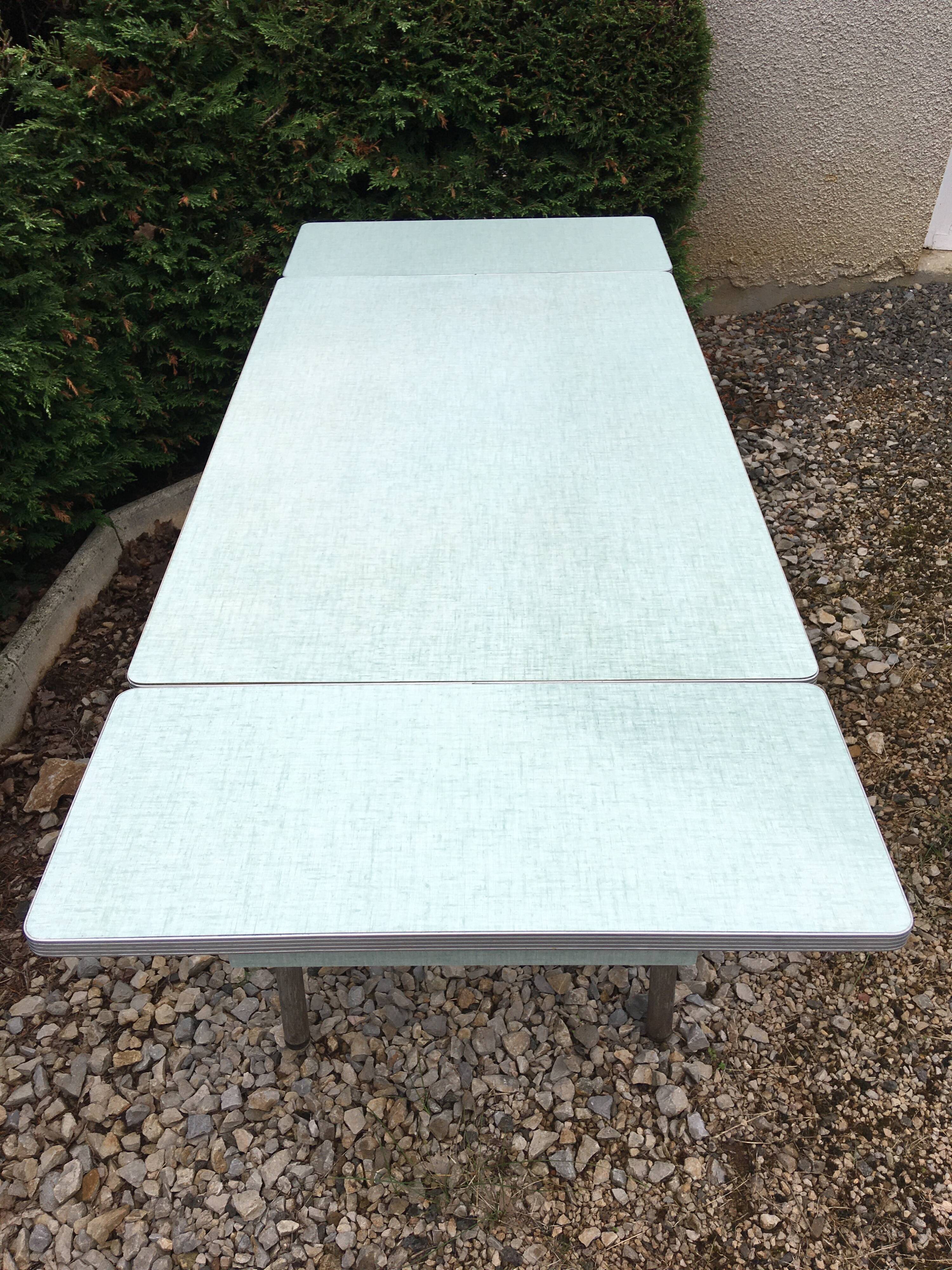 Formica table set with extensions + 4 Plastilux chairs