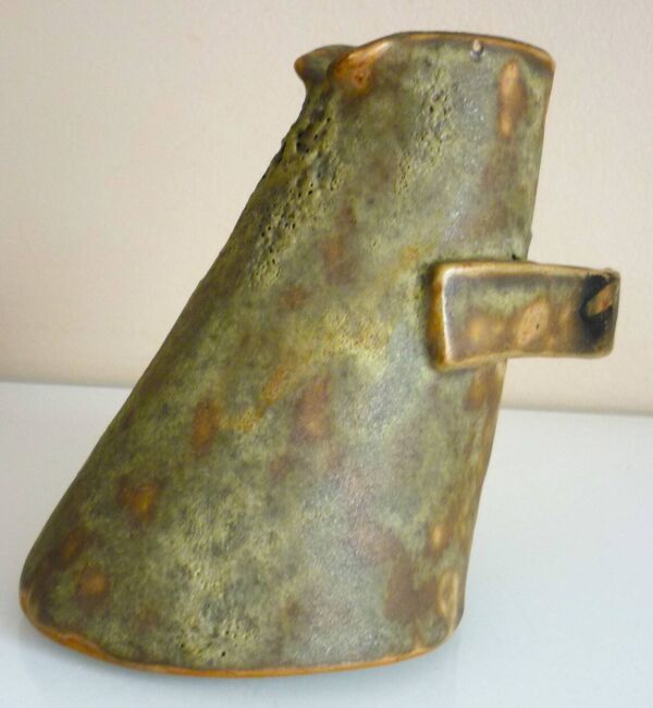 Vase sabot, brutaliste, céramique émaillée, grès, signature à identifier