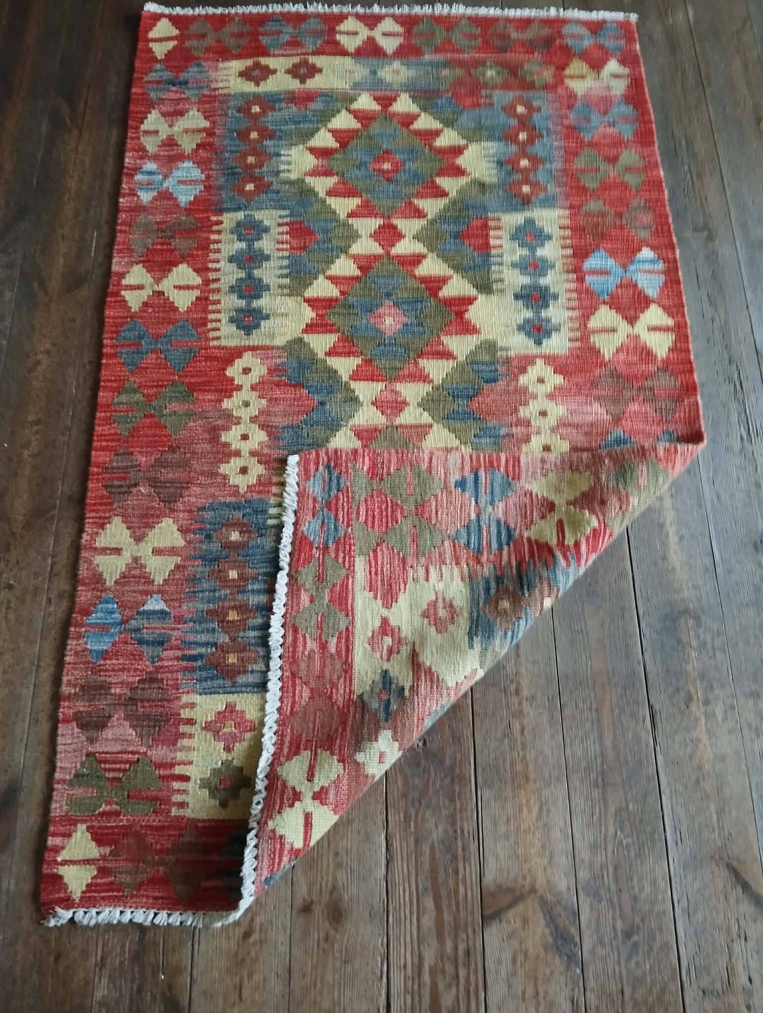 Handmade Persian Qashqai rug 150x89cm