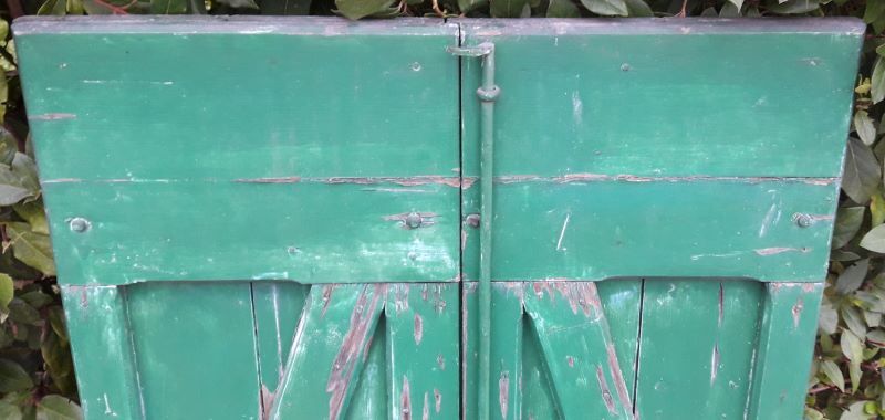 Pair of shutters H125xL87cm old painted fir