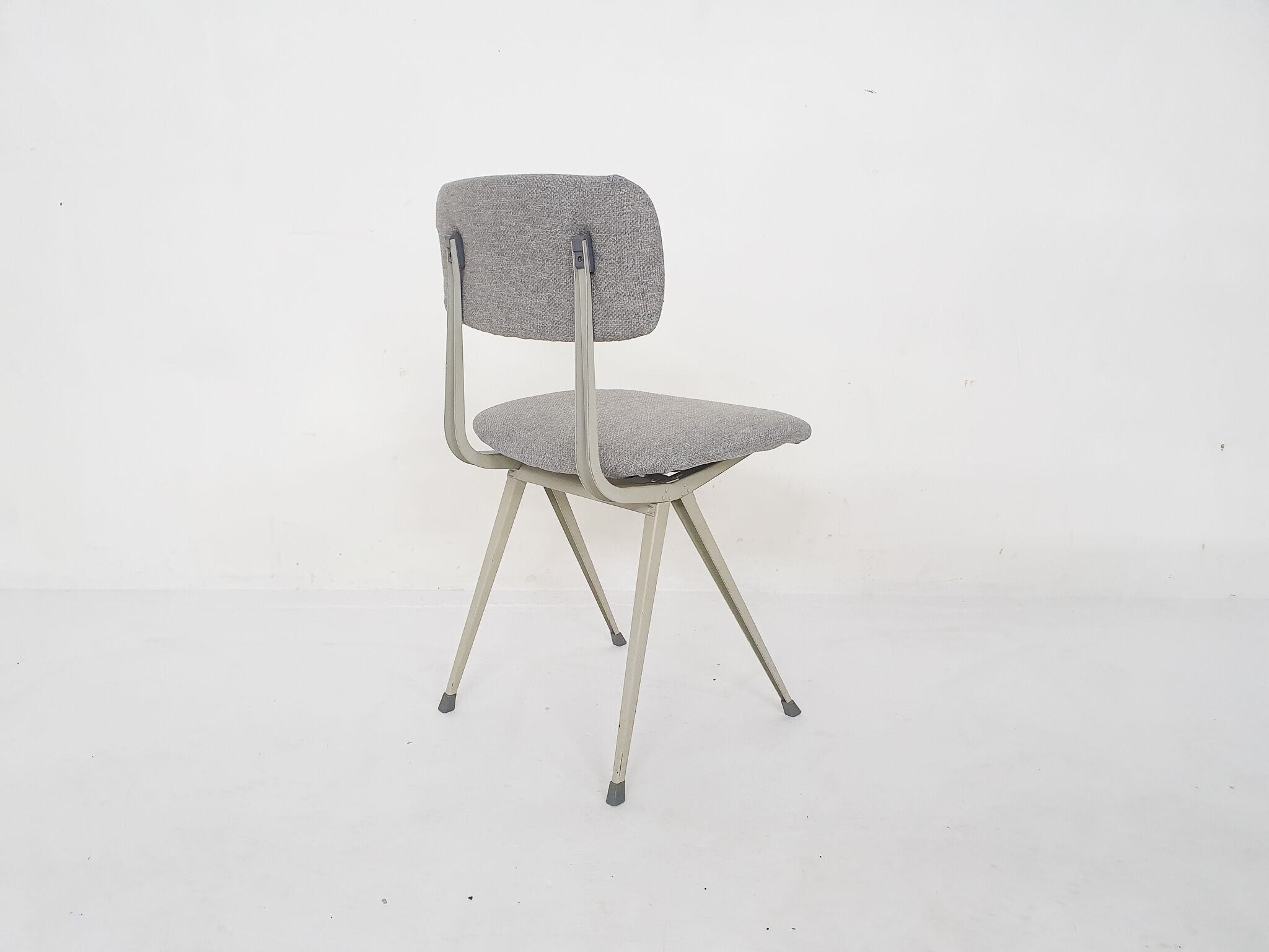 Grey Friso Kramer for Ahrend de Cirkel "Result"chair, The Netherlands 1960's