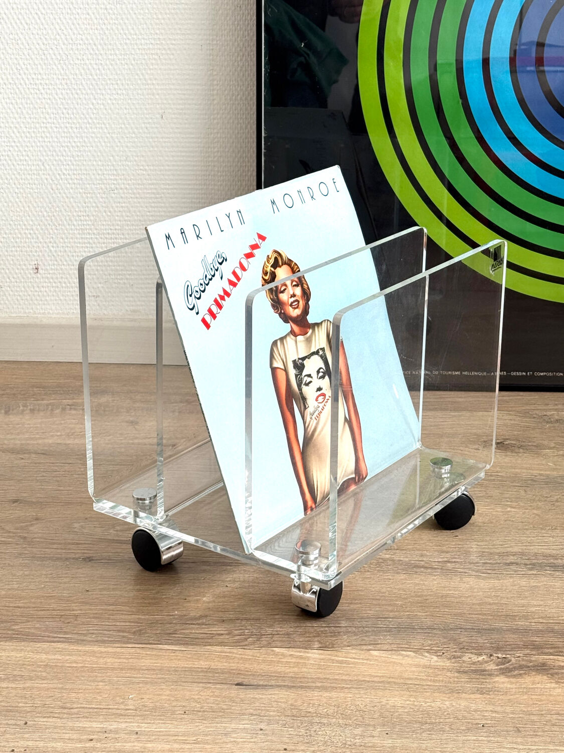 Marais International magazine rack