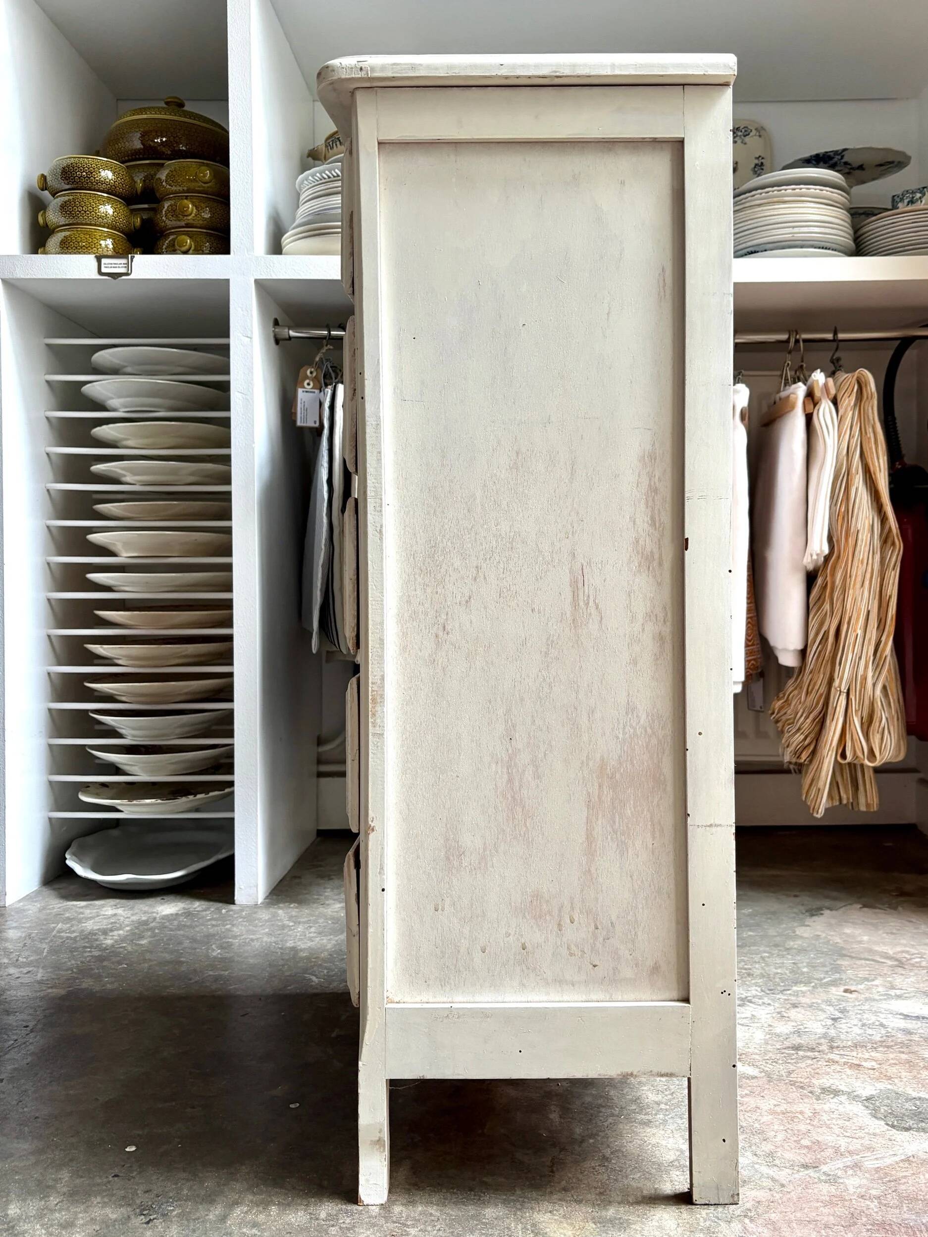 Chiffonnier 5 tiroirs en bois blanc