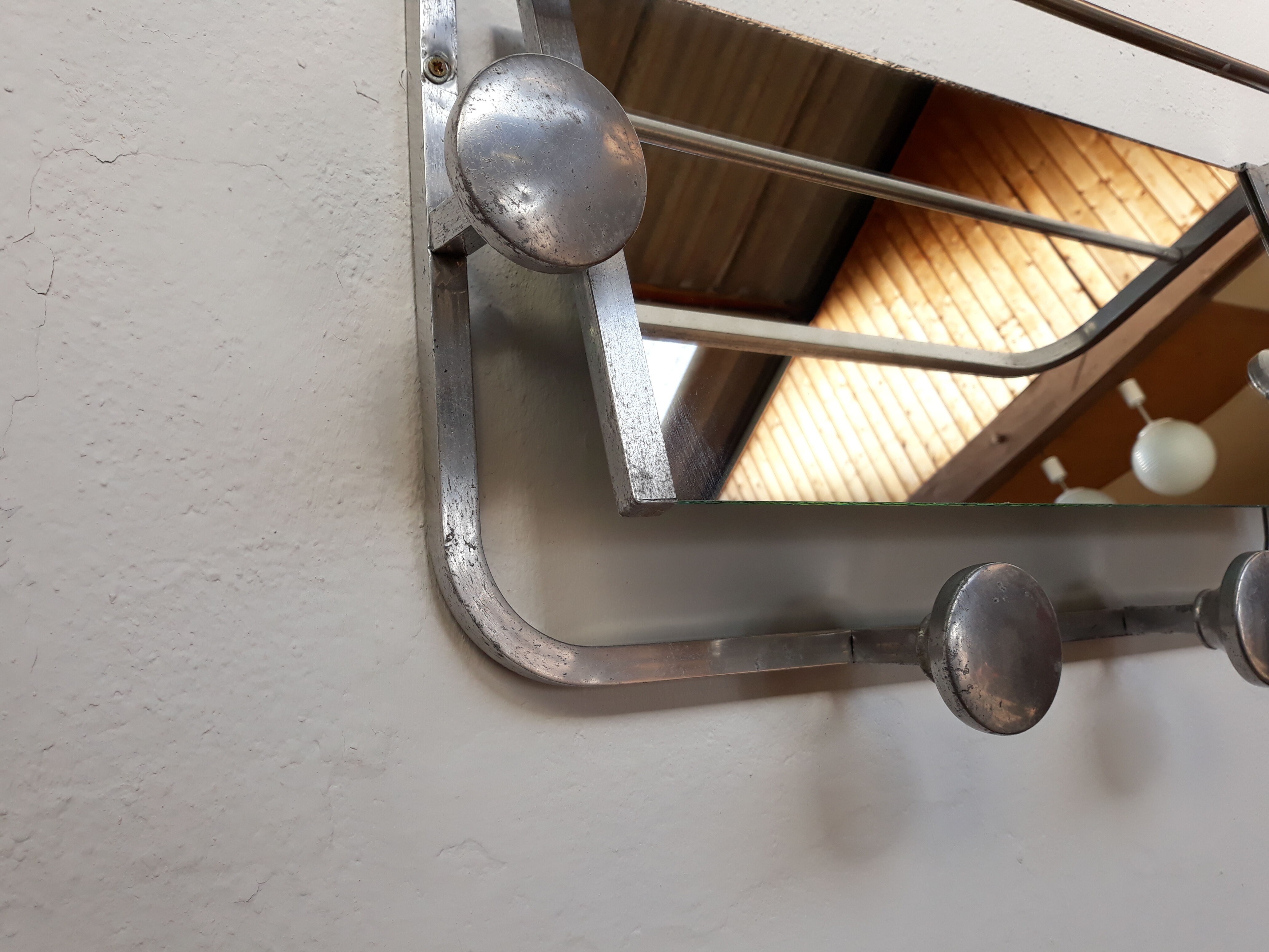 Door with Swivel mirror vintage coats