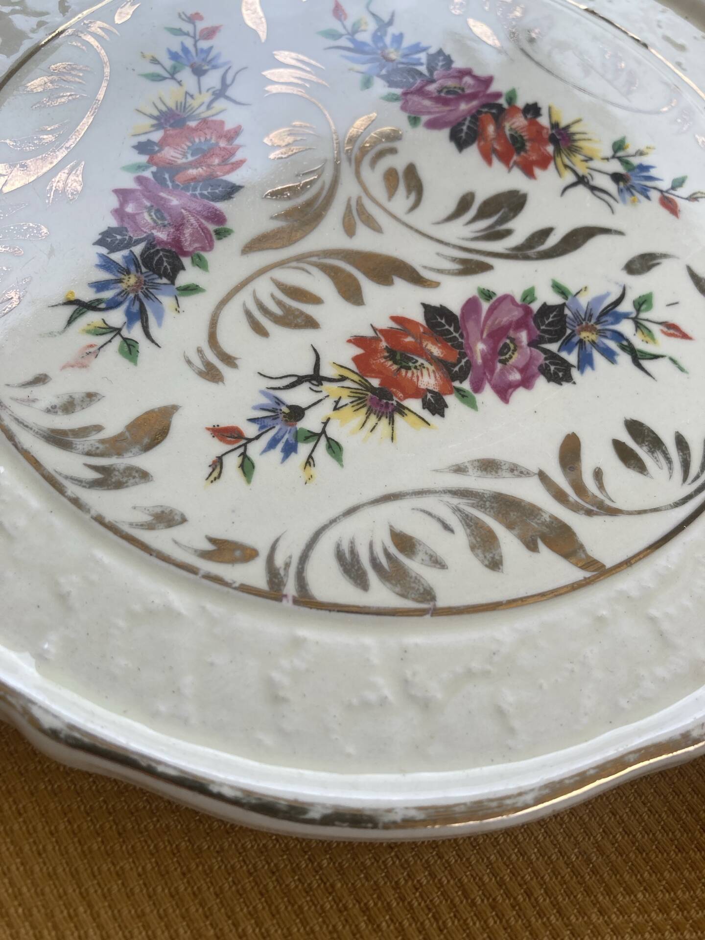 Presentation platters in artistic ceramic from the brand Cernanord Fr.