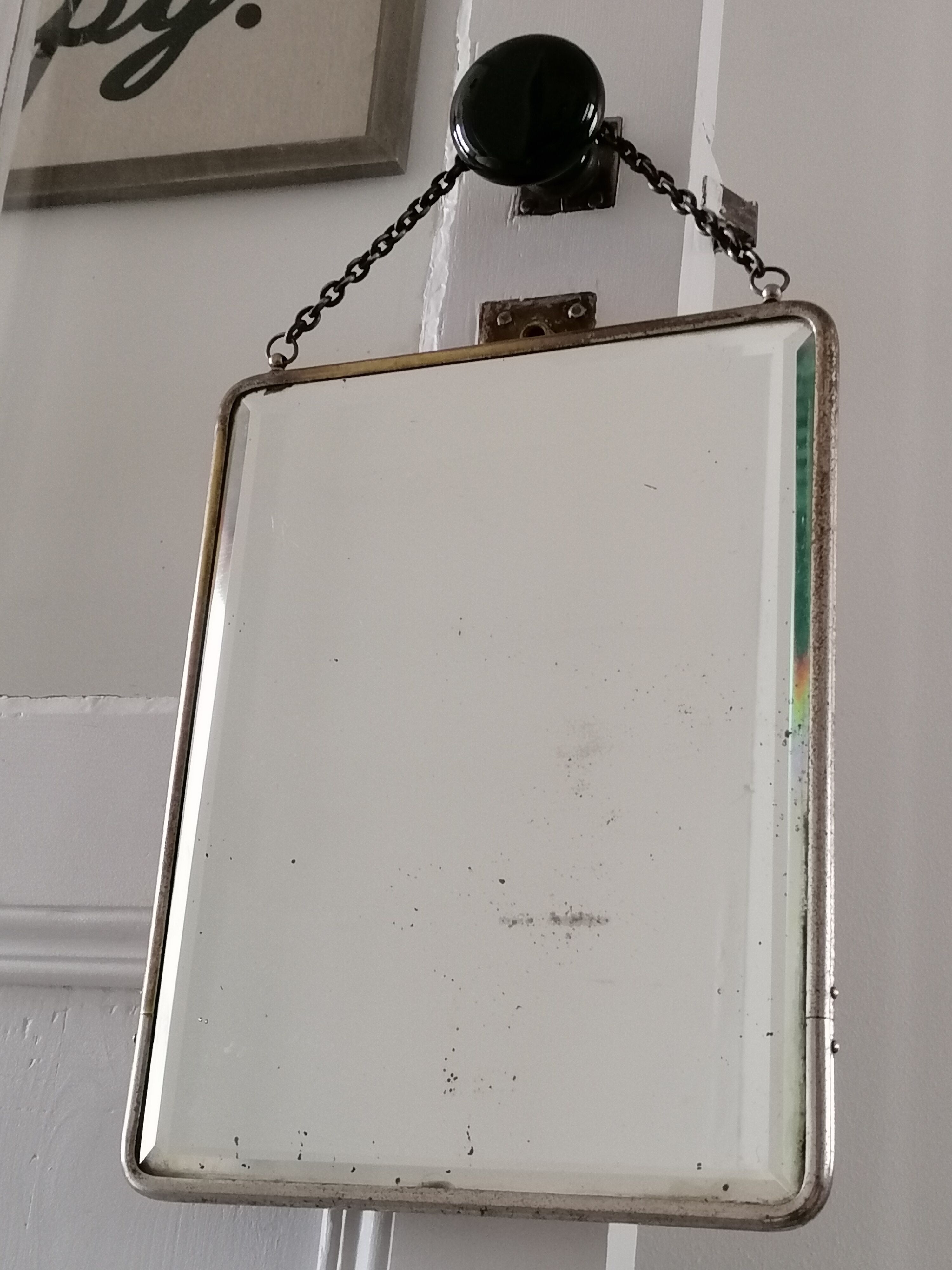 Bevelled barber mirror to hang