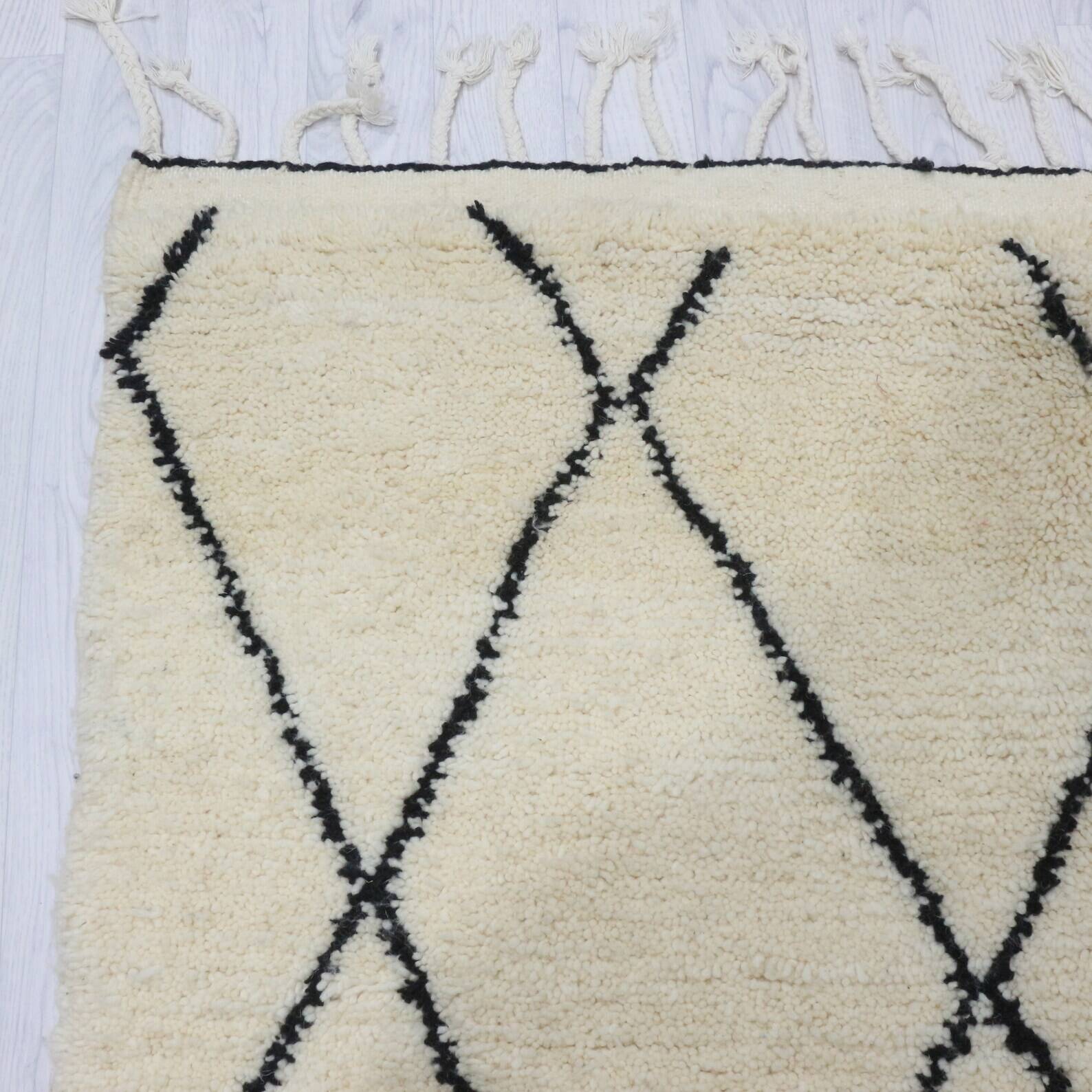 Berber rugs, Moroccan rugs and crafts 253 x 160 cm
