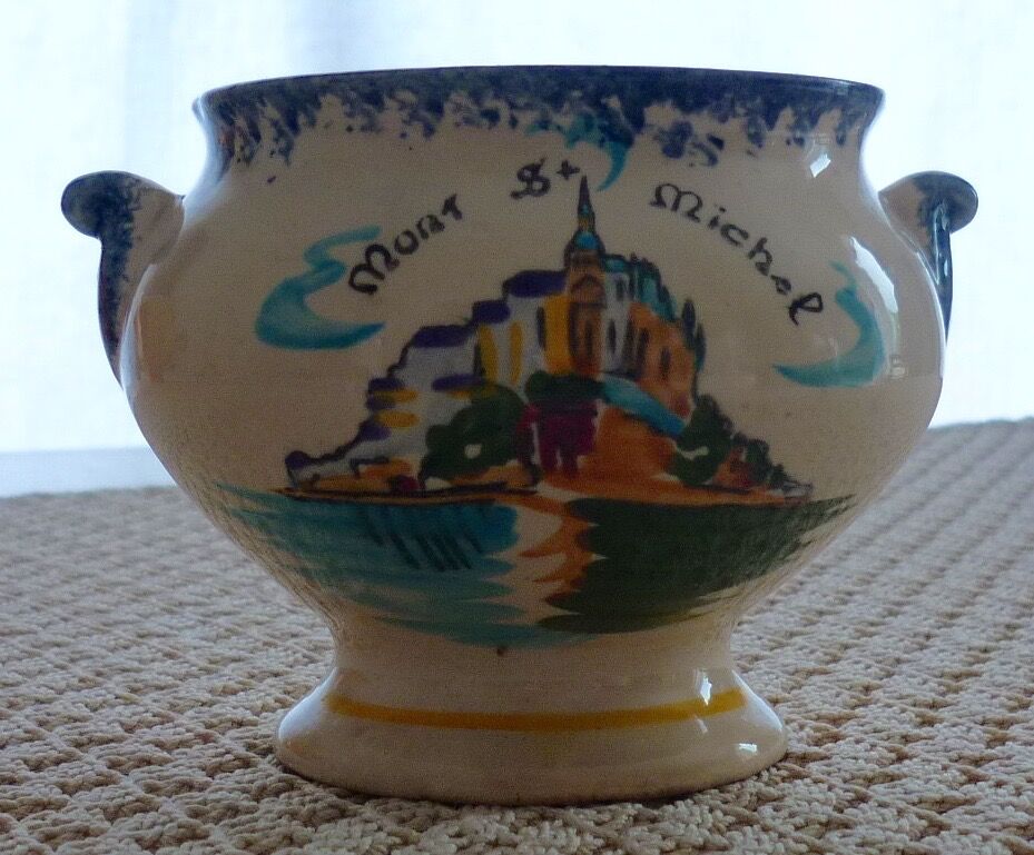 Eard gratinated soup bowl