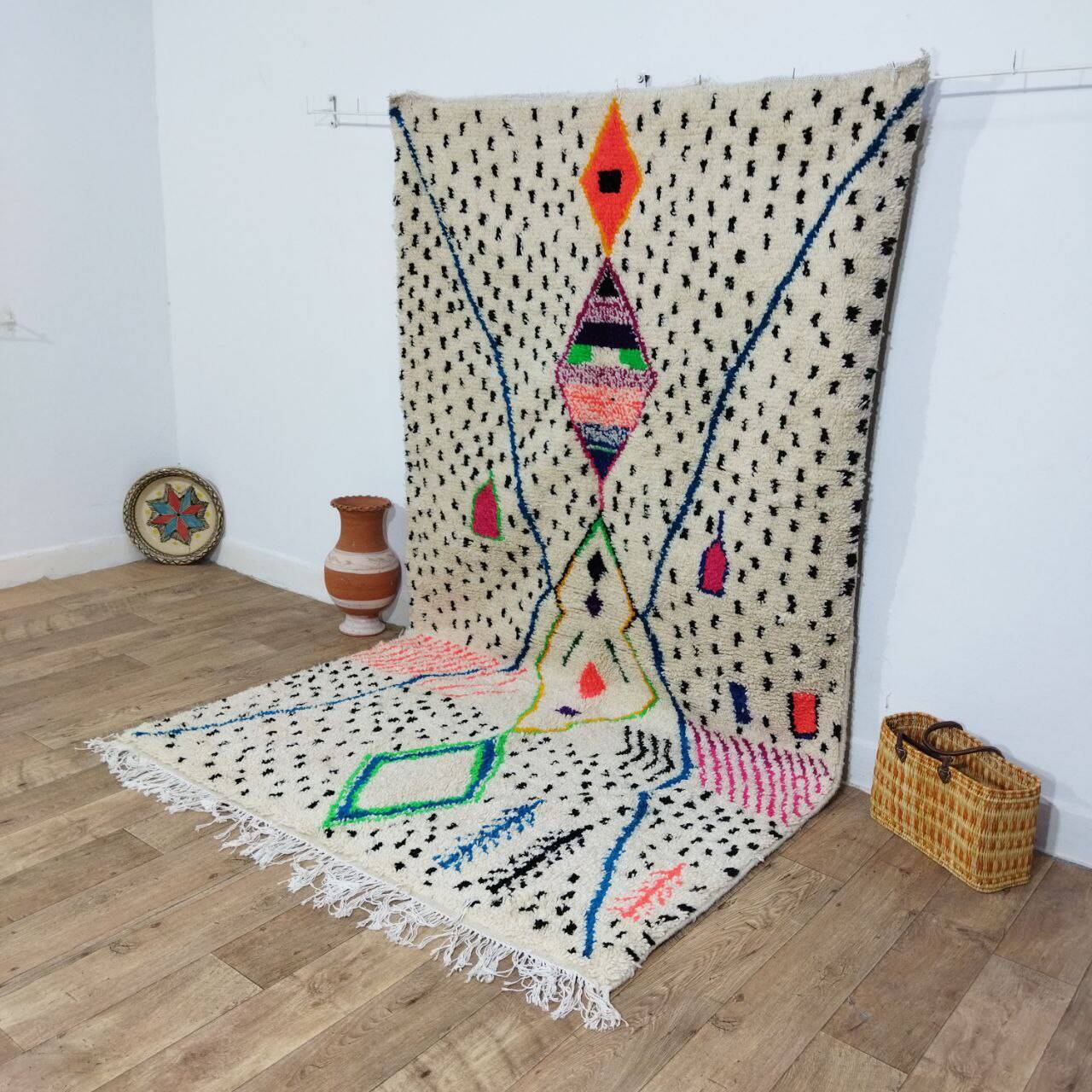 Handmade wool Berber rug 285 X 162 CM