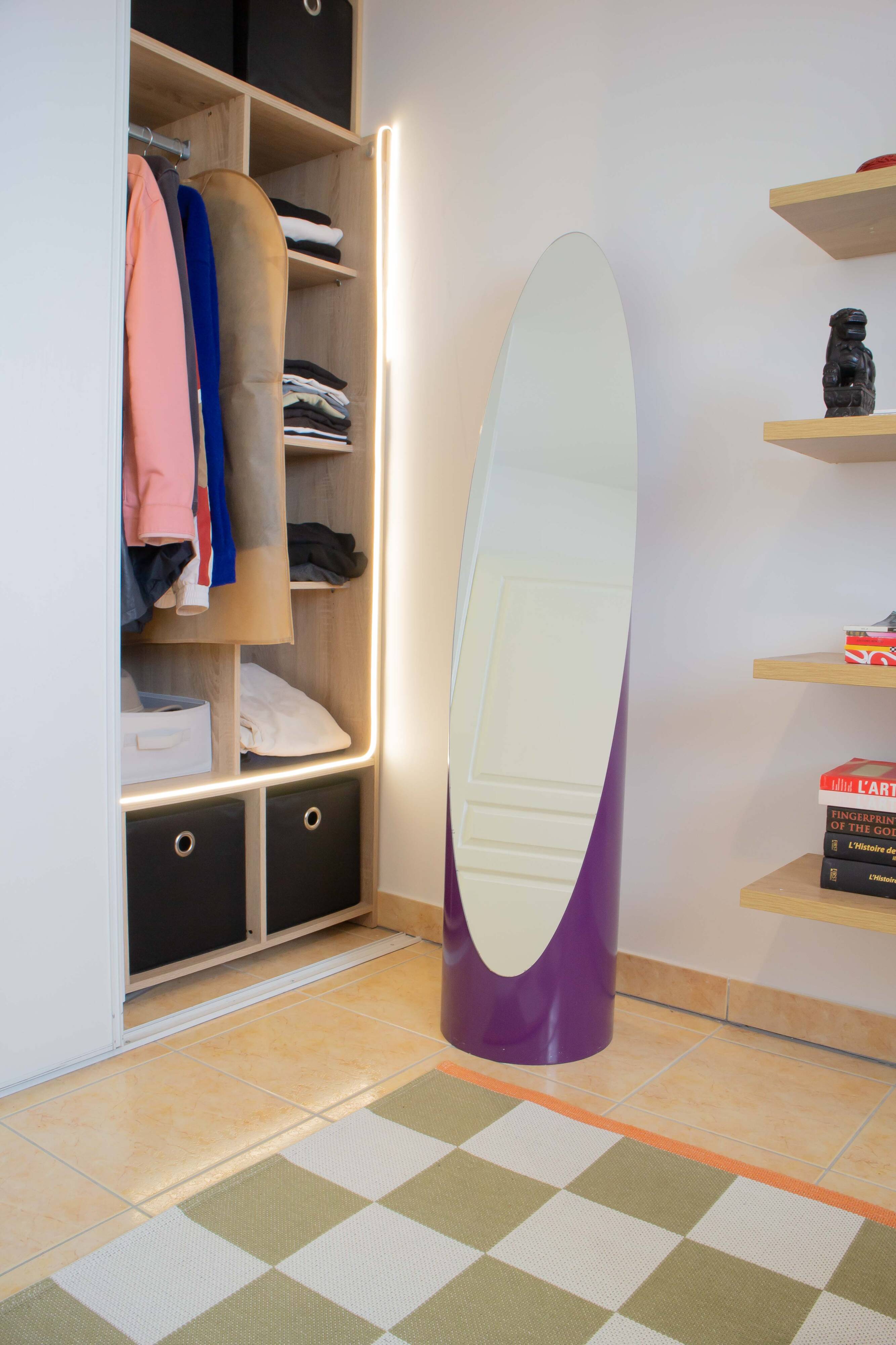 Purple lipstick mirror