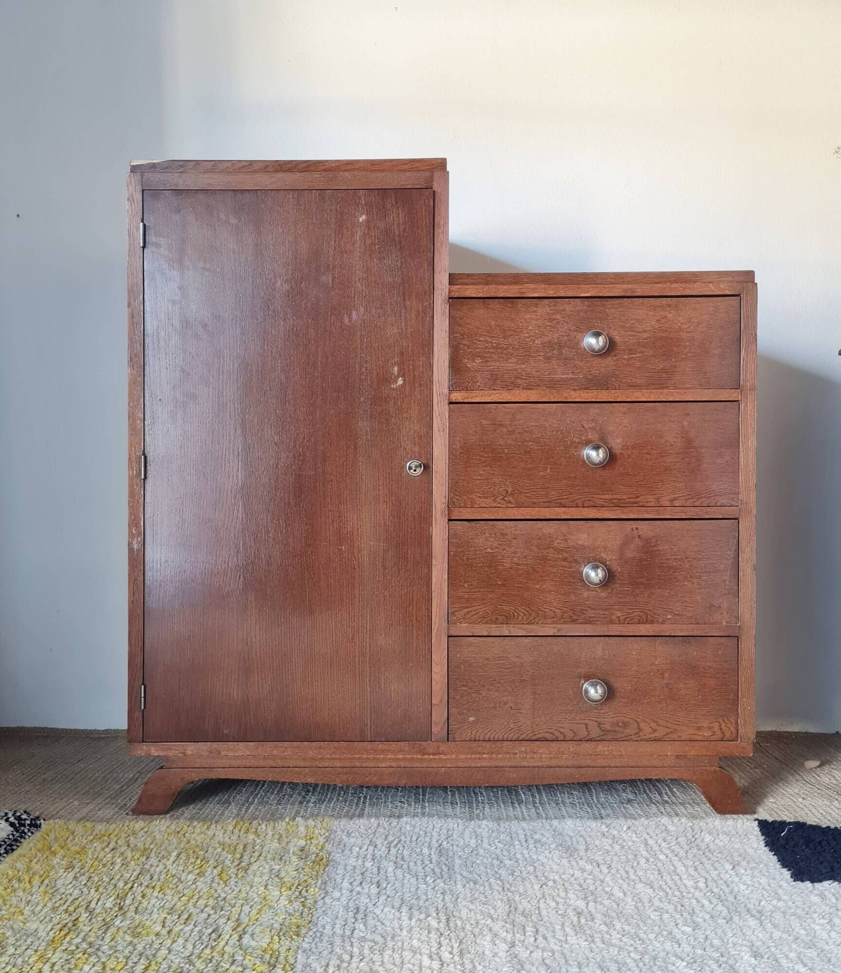 Armoire asymétrique - commode 4 tiroirs