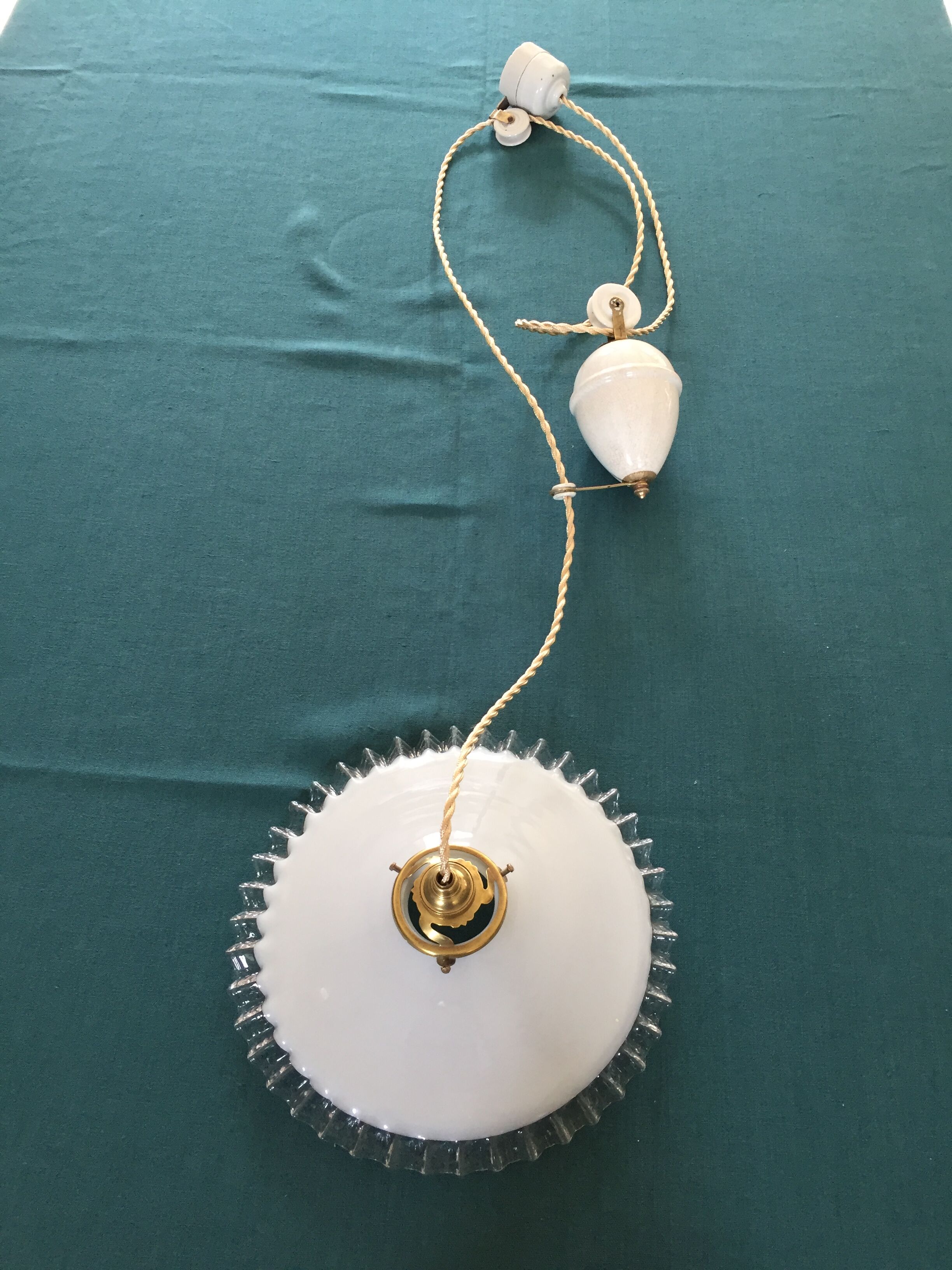 Suspension opaline rises down 1920s (number 8)