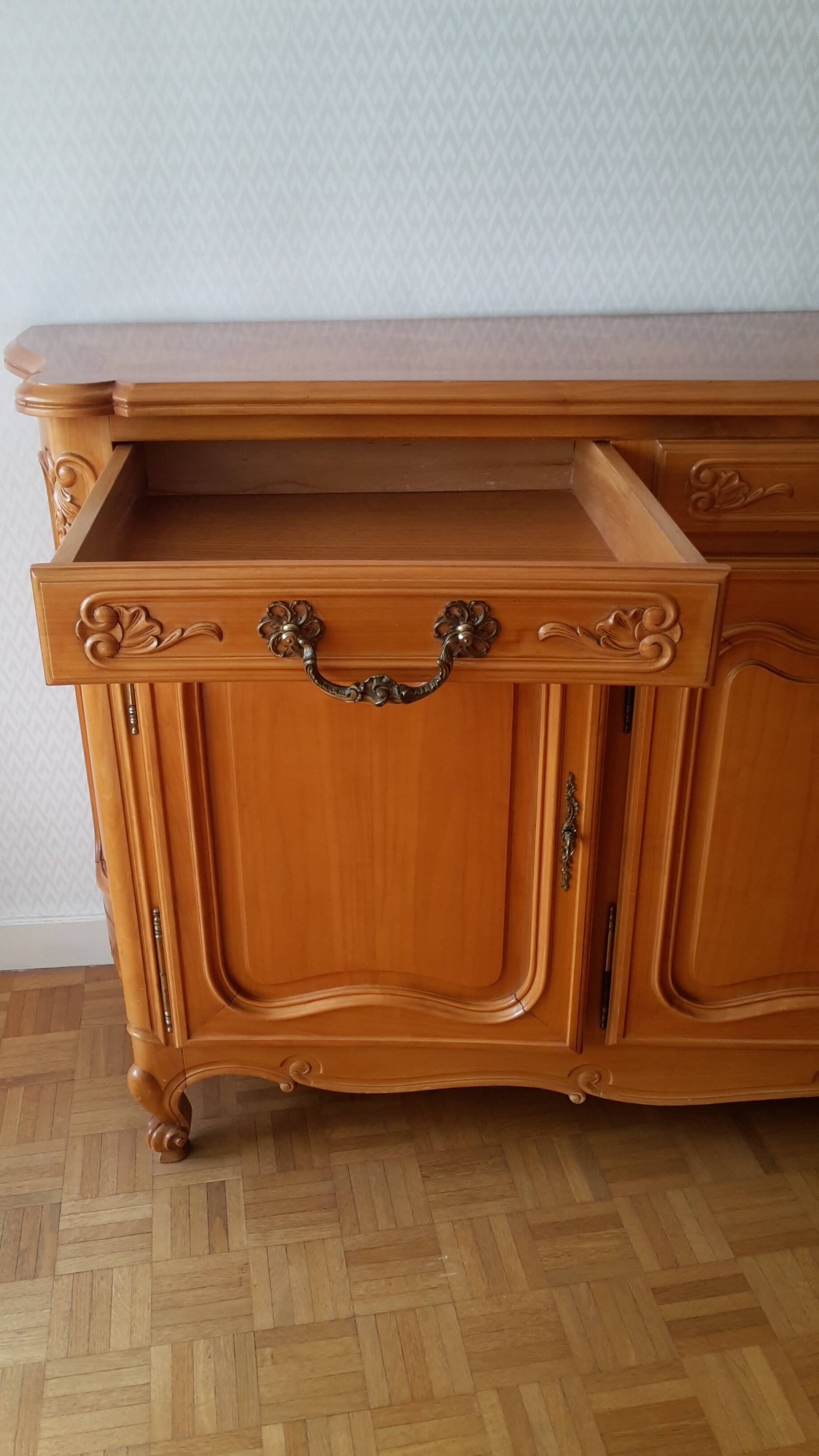 Solid cherry wood cabinet with 4 doors and 4 drawers (255/55cm H 105cm)