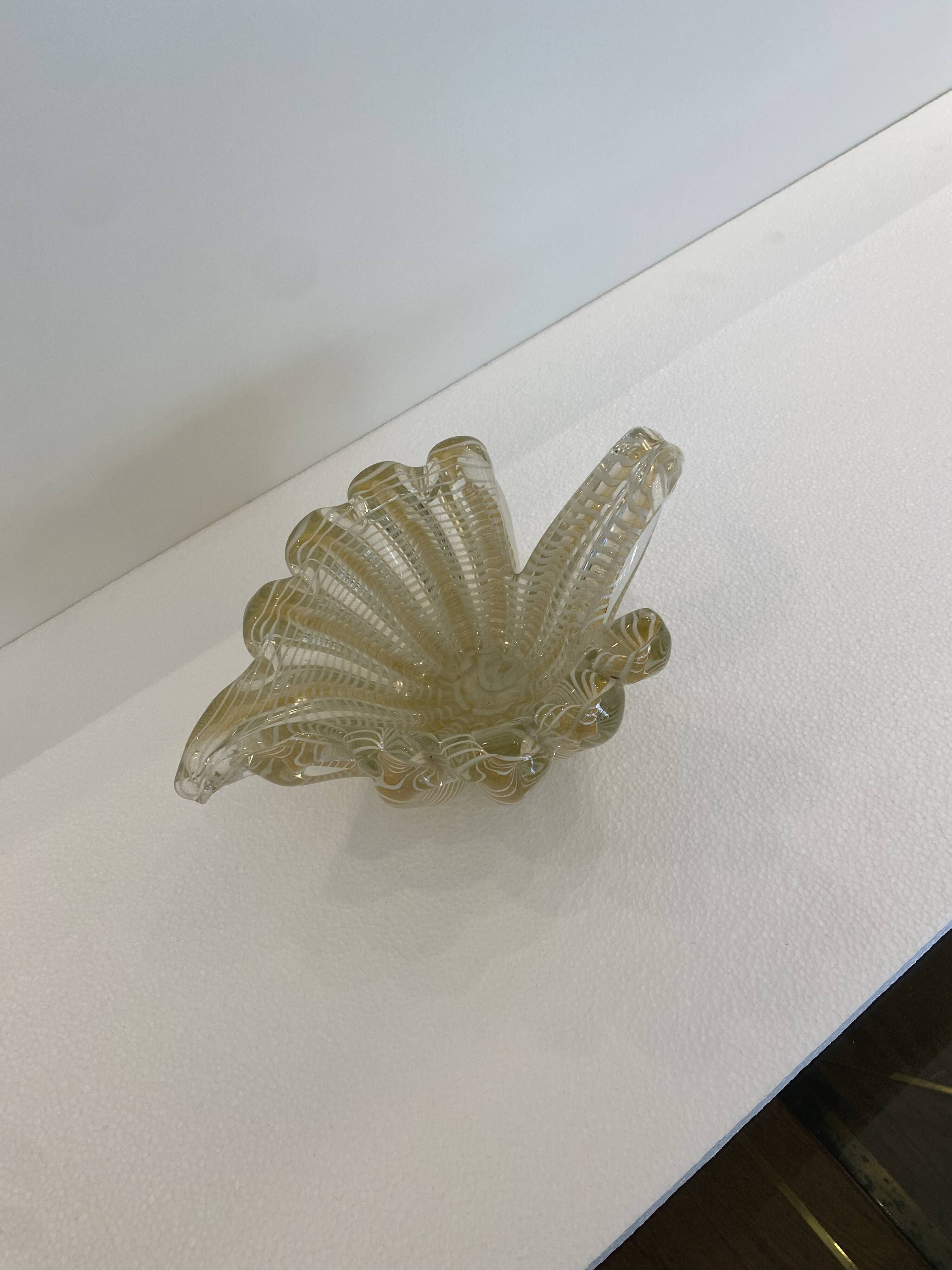 Murano Barovier 'Zebrati' Decor Glass Shell Bowl Hollywood Regency, 1960s