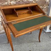 Bureau de pente scriban Dos d’Âne style Louis XV merisier 1970