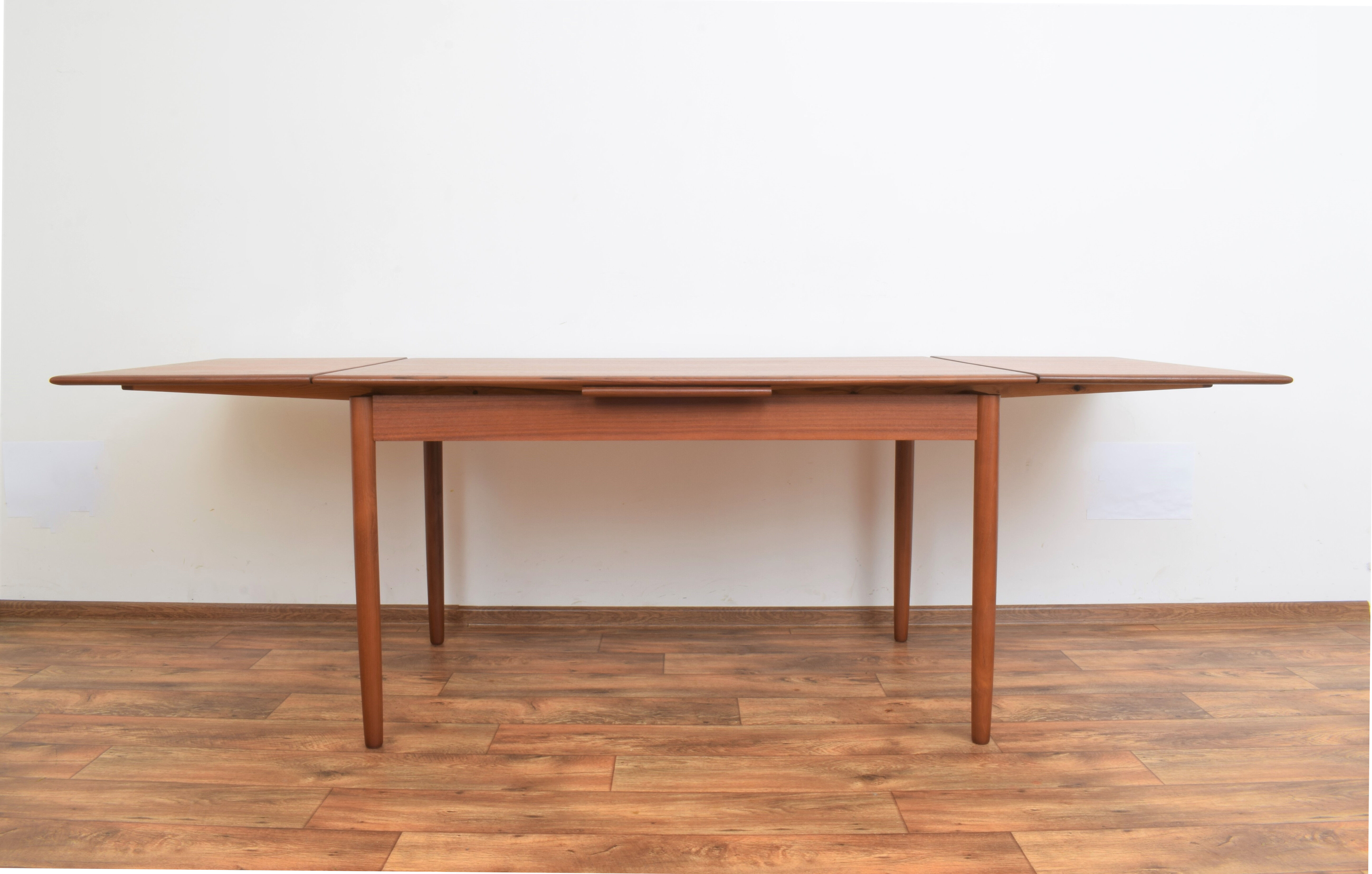 Mid-century danish teak extendable dining table, 1960