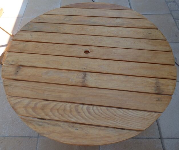 Table et 2 chaises pliantes de jardin en bois naturel