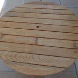 Table and 2 folding garden chairs in natural wood