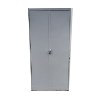 Armoire industrielle en fer